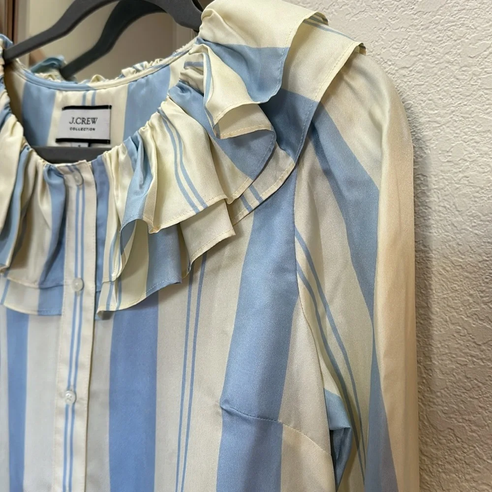 Never worn satin feel blouse. - Picture 3 of 7